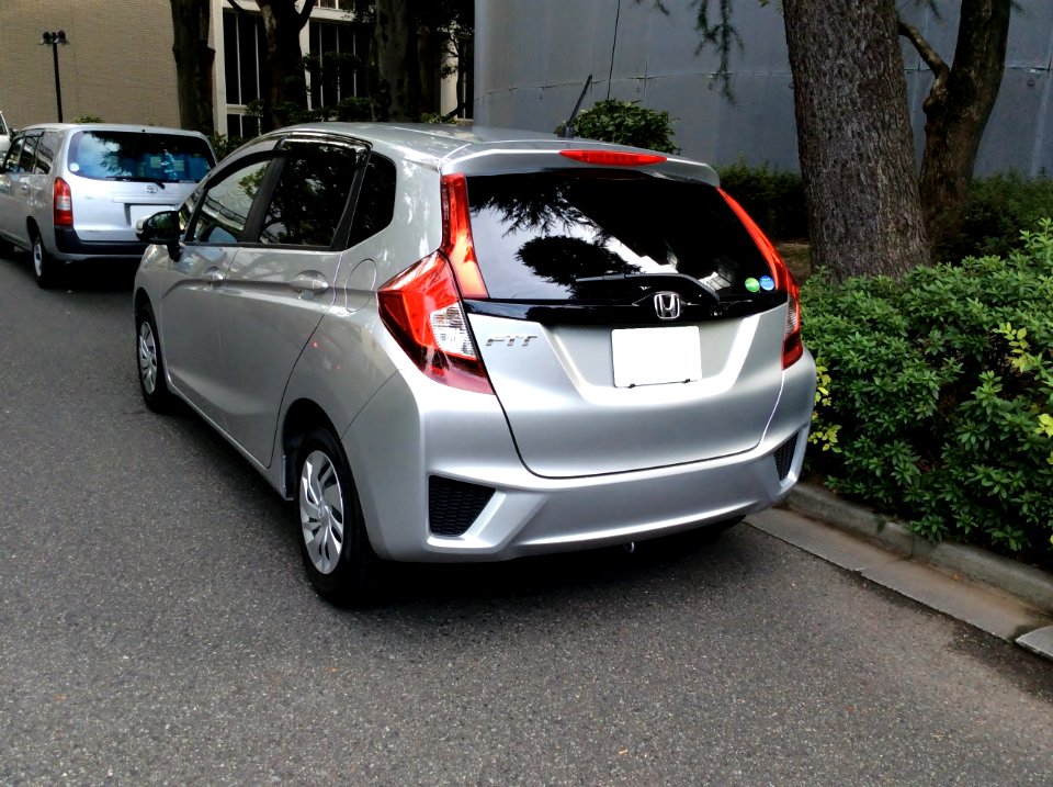Honda FIT 13G F Package (GK3) rear