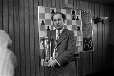Hoogovenschaaktoernooi Wijk aan Zee , winnaar Tal met beker, Bestanddeelnr 926-1980