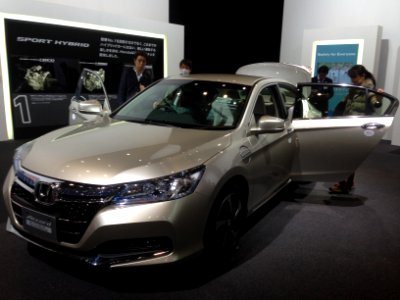 Honda Accord Plug-in Hybrid front - Tokyo Motor Show 2013
