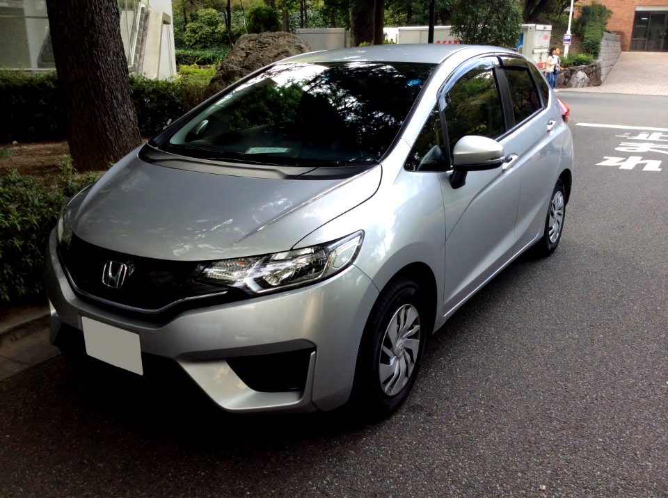 Honda FIT 13G F Package (GK3) front