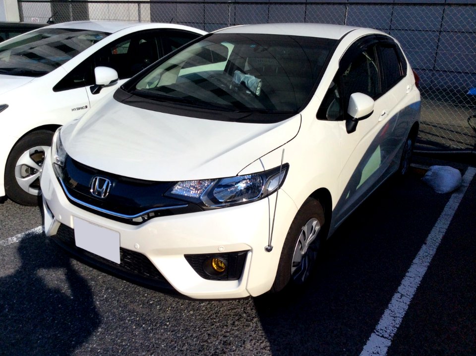 Honda FIT 13G (GK) front