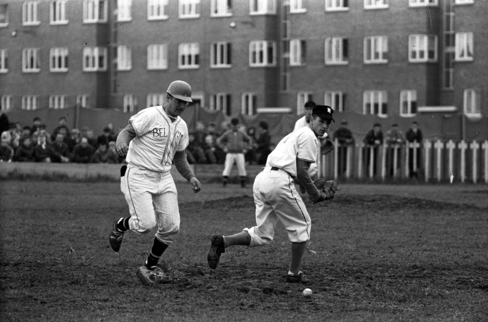 Honkbal Belgie tegen Nederland te Antwerpen. Speelmomenten, Bestanddeelnr 915-1887