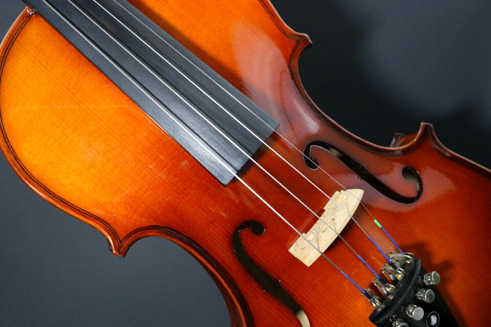 Play classical orchestra