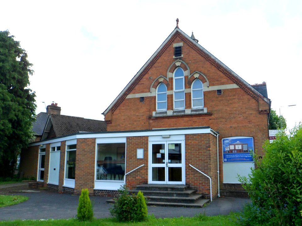 Horley Baptist Church (Old Building), Albert Road, Horley (June 2013) (4)
