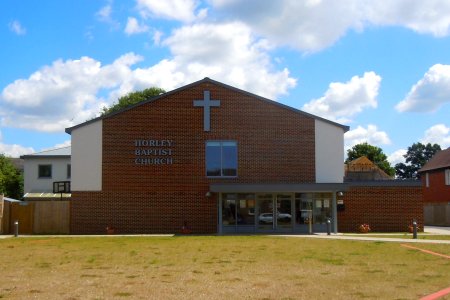 Horley Baptist Church (New Building), Court Lodge Road, Horley (August 2016) (3)