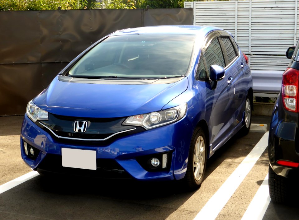 Honda FIT 13G S Package (GK3) front