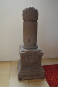 Horb am Neckar, Stiftskirche Heilig Kreuz, Säule