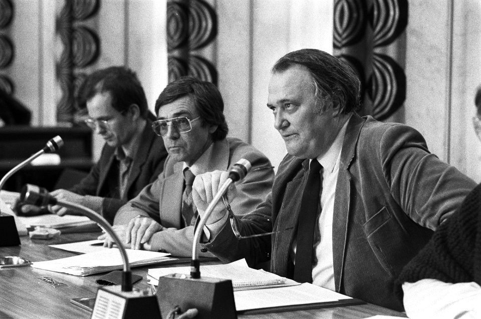 Hoorzitting van kamercommissie Sociale Zaken met betrekki tot ziektewet. Rechts , Bestanddeelnr 932-0485