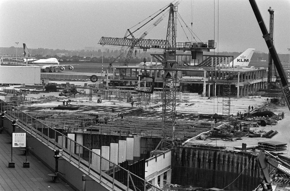 Hoogste en laagste punt van Schiphol C-pier bereikt, Bestanddeelnr 933-7808