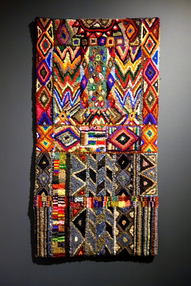 Hooked rug, Maya, 2011 - Textile Museum of Canada - DSC01461