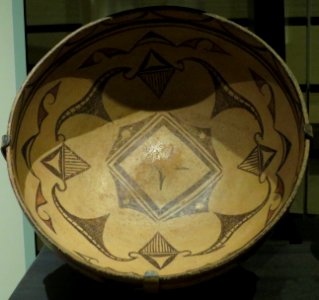 Hopi polacca polychrome bowl, late 1800s, Heard Museum photo