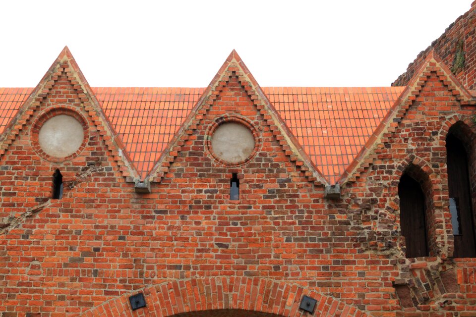 Architecture tiles windows