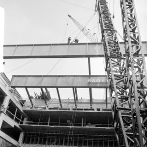 Hoogste punt Rotterdamse concertgebouw, overzicht plechtigheid, Bestanddeelnr 916-4082