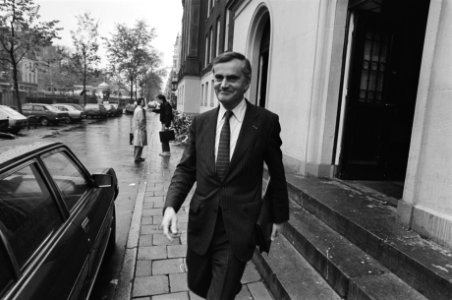Hoofd van BVd mr. P. de Haan als getuige in hoger beroep voor gerechtshof i.v.m., Bestanddeelnr 933-1382