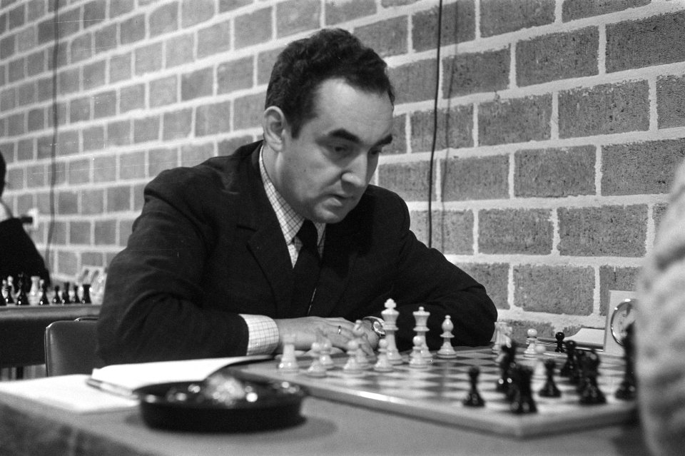 Hoogoven Schaaktoernooi te Beverwijk. Nummer 9 Donner tegen Ivkov (rechts), numm, Bestanddeelnr 923-1737