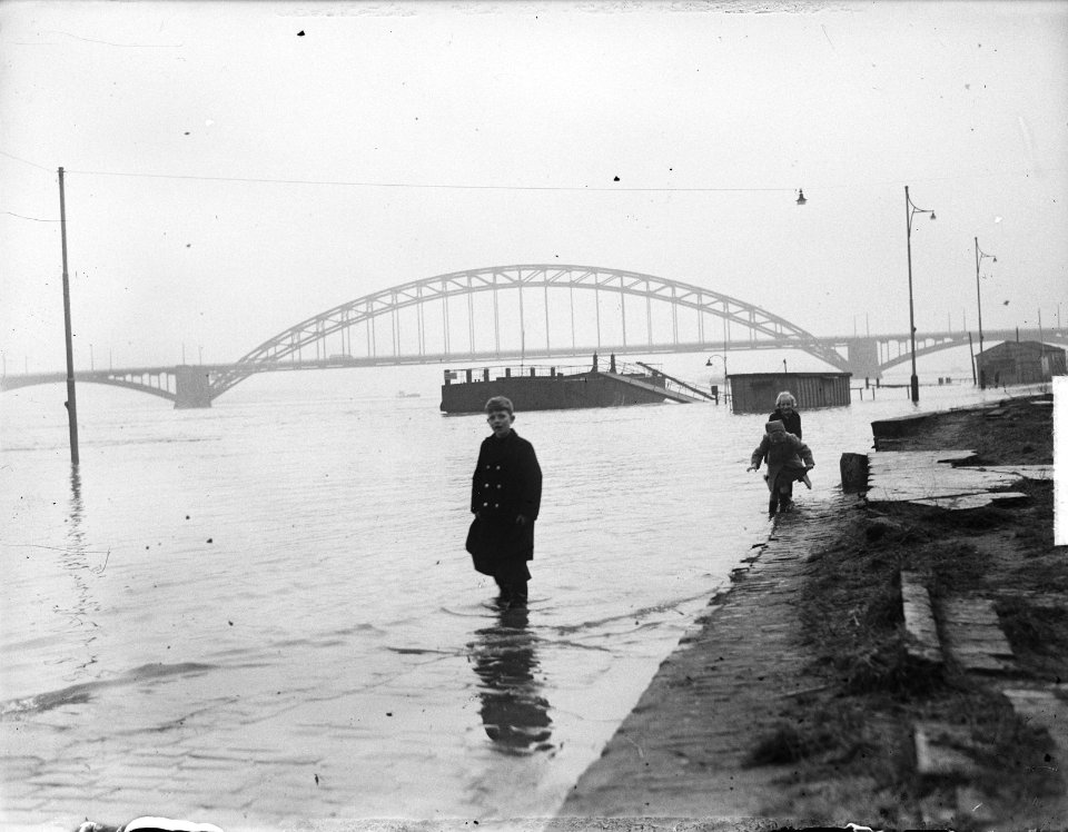 Hoog water in Nijmegen, Bestanddeelnr 904-4068