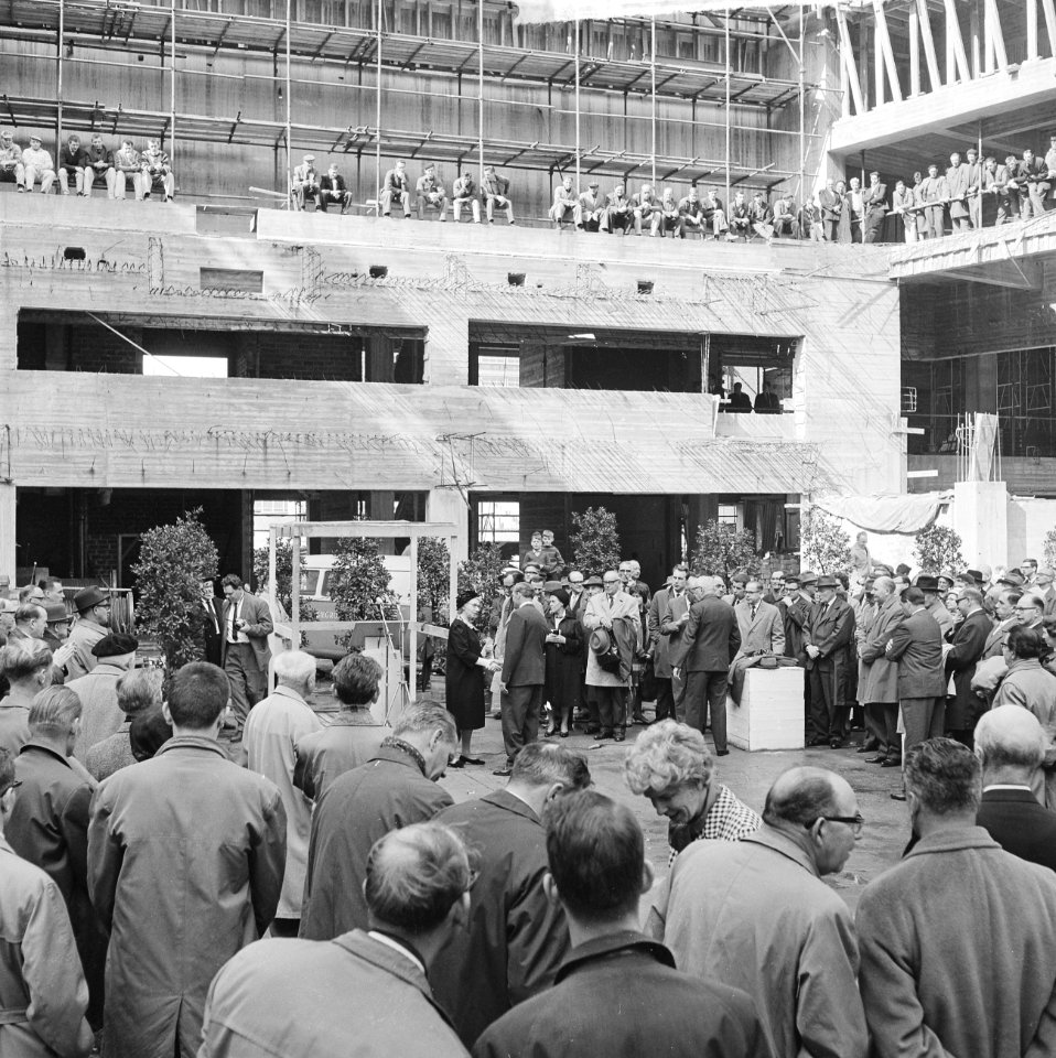 Hoogste punt Rotterdamse concertgebouw, overzicht plechtigheid, Bestanddeelnr 916-4086