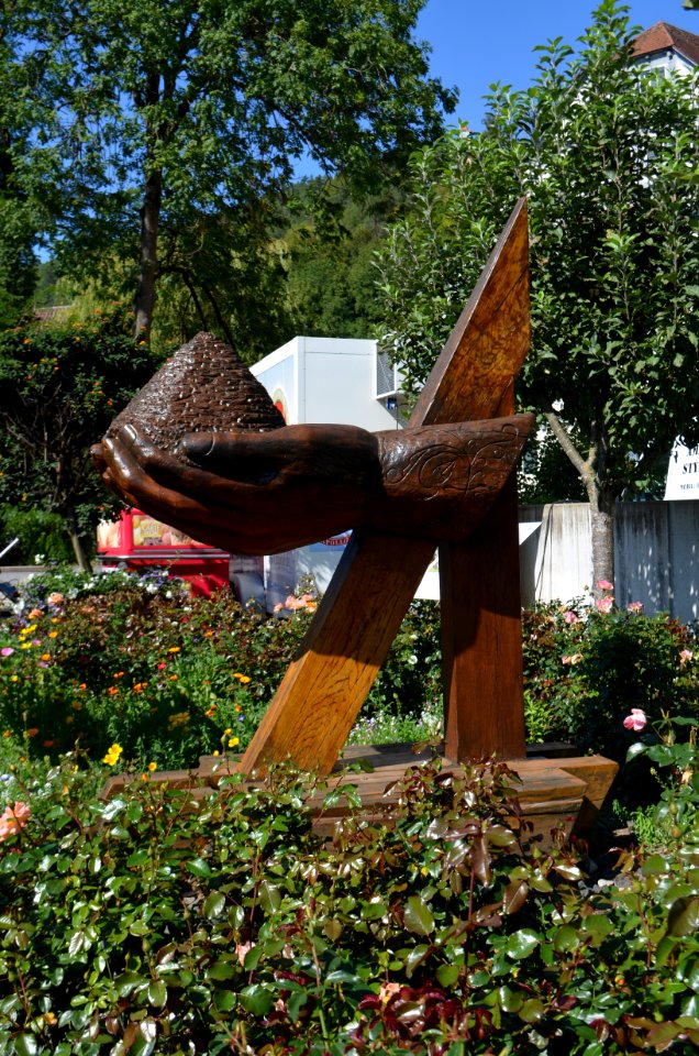 Horb am Neckar, Flößerwasen, Skulptur Hände mit Salz