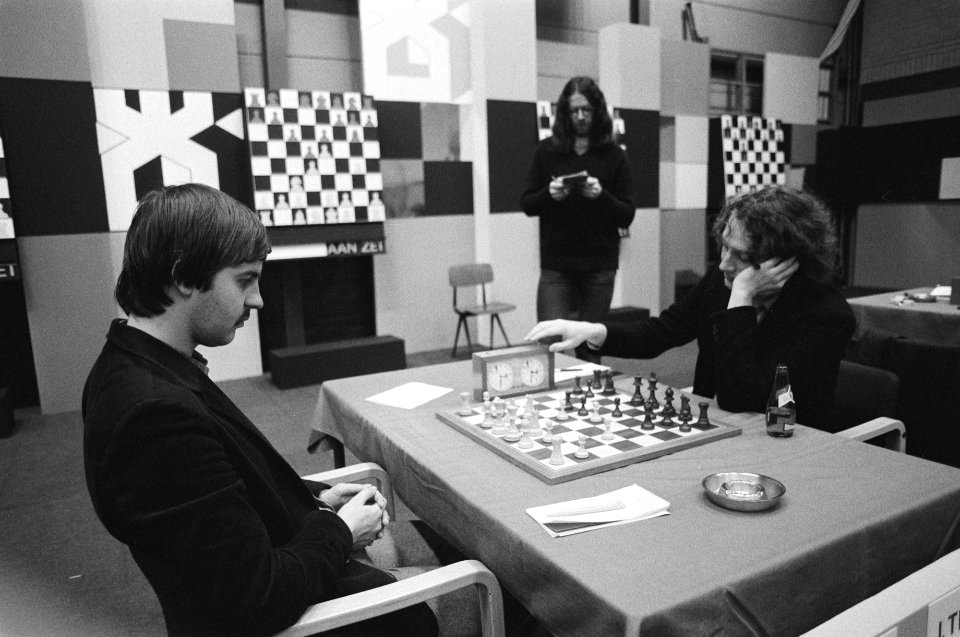 Hoogovens Schaaktoernooi in Wijk aan Zee . Jan Timman (r.) tegen Van der Wiel, Bestanddeelnr 931-9359