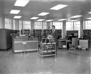 Ingebruikname van elektronisch rekencentrum bij de KLM te Den Haag, Bestanddeelnr 910-8041