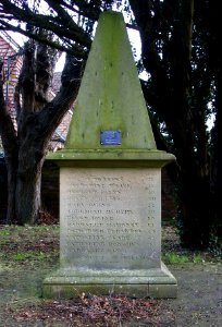 Hoppers' Memorial, Hadlow, Kent photo