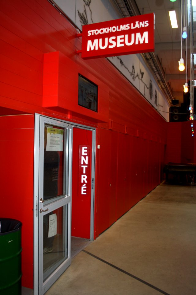 Ingång till Stockholms läns museum bild 2