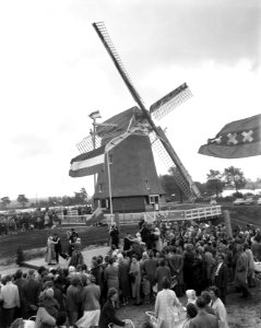 Ingebruikstelling Riekermolen. Schager boeren dansen, Bestanddeelnr 913-0328