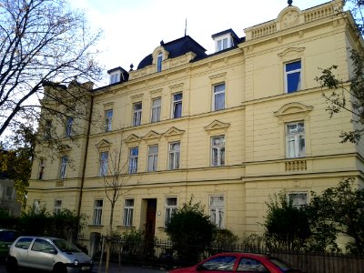 Innsbruck-Karl-Schoenherrstr1