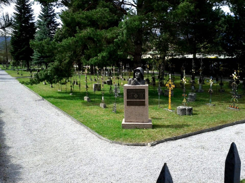 Innsbruck-Soldatenfriedhof-Wiesengasse