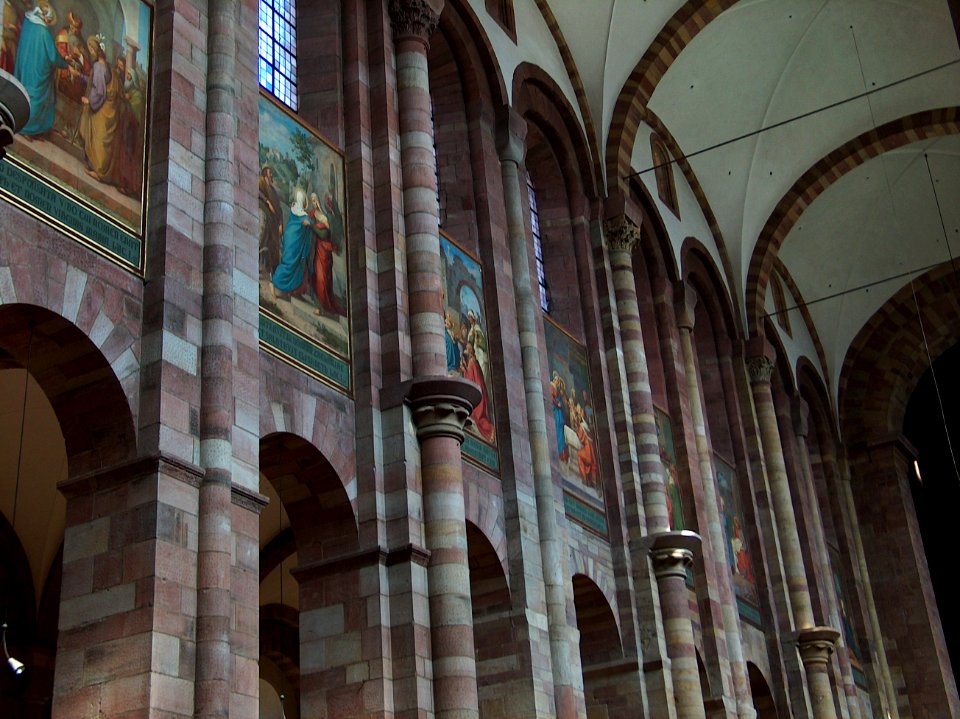 Innenansicht Dom zu Speyer 08 04 2012 3