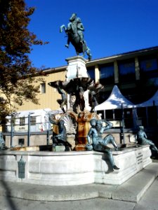 Innsbruck-Rennweg-Leopoldsbrunnen