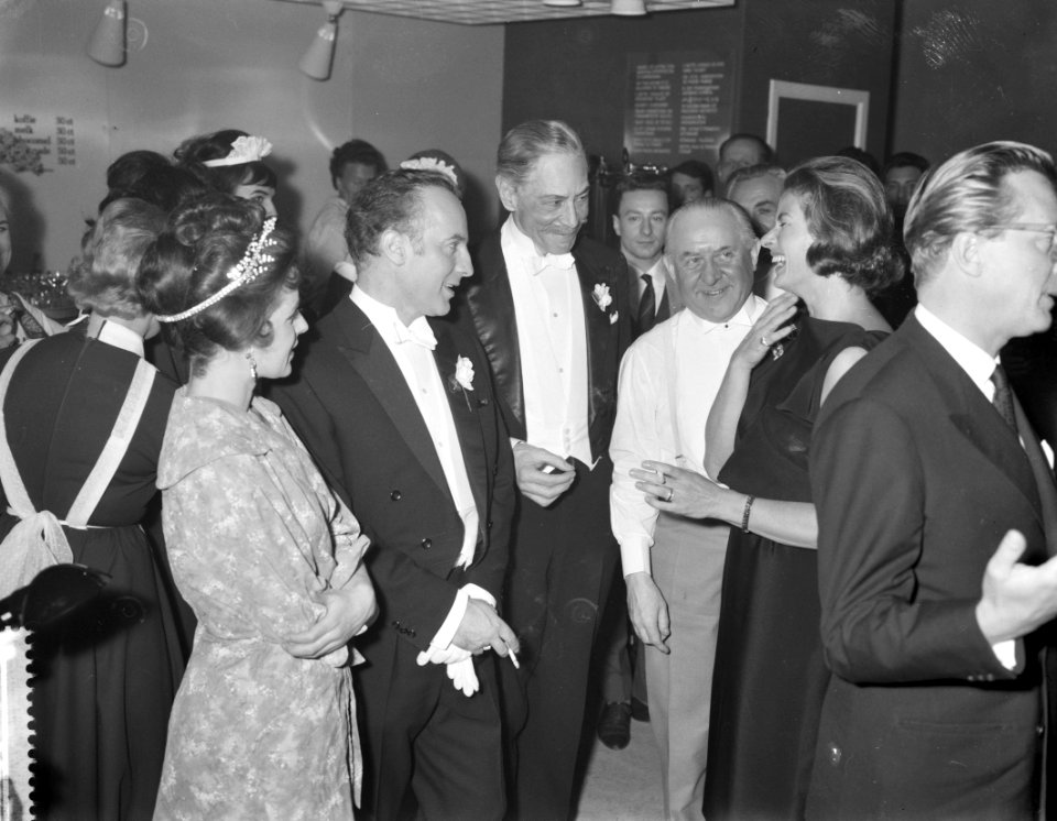 Ingrid Bergmann bezoekt voorstelling My fair Lady . Margriet de Groot , Wim So, Bestanddeelnr 912-2266