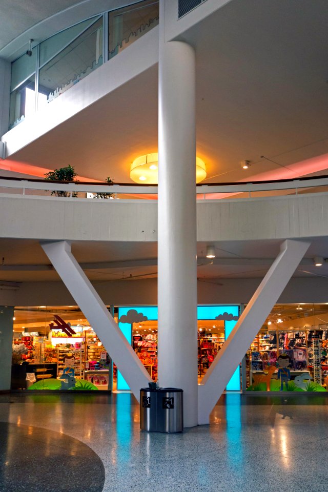 Inner struts in Frölunda Torg