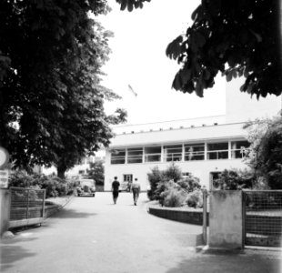Ingang van het Bundeshaus in Bonn, Bestanddeelnr 254-1801