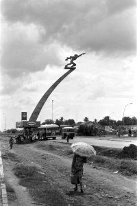 Indonesie, Djakarta, monument gebouwd in de tijd van Soekarno en na de revolutie, Bestanddeelnr 924-8468