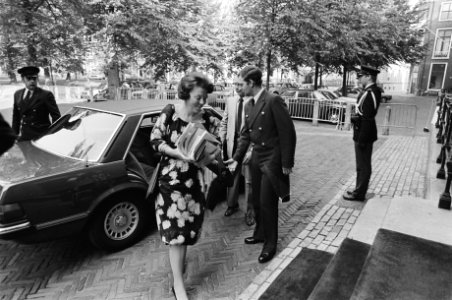 Informateurs brengen dagelijks verslag uit bij de Koningin op Paleis Lange Voorh, Bestanddeelnr 931-5827