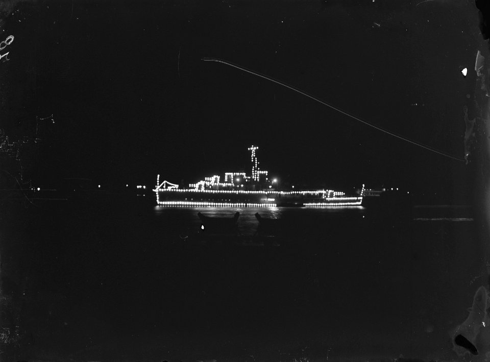 Inhuldiging koningin Juliana Feestverlichting in de Amsterdamse haven, Bestanddeelnr 900-0078