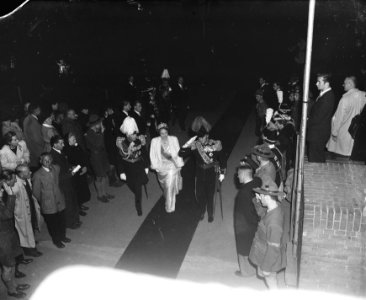 Inhuldiging koningin Juliana. Aankomst van kroonprins Olav en kroonprinses Märth, Bestanddeelnr 900-0235