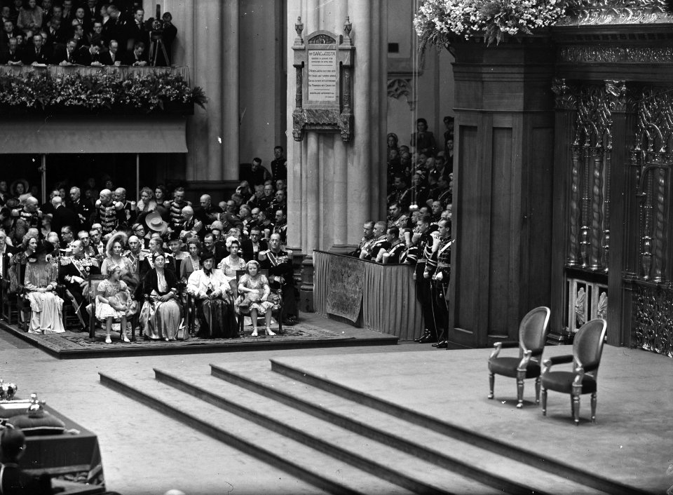Inhuldiging koningin Juliana. Plechtigheid in de Nieuwe Kerk te Amsterdam (volgn, Bestanddeelnr 900-0200
