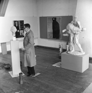 Inrichten tentoonstelling Contour 62 Prinsenhof Delft conservator, Bestanddeelnr 913-6848