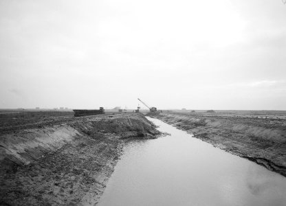 Inpoldering en bemaling, polders, draglines, kipkarren, werkzaamheden, vier bann, Bestanddeelnr 159-0871
