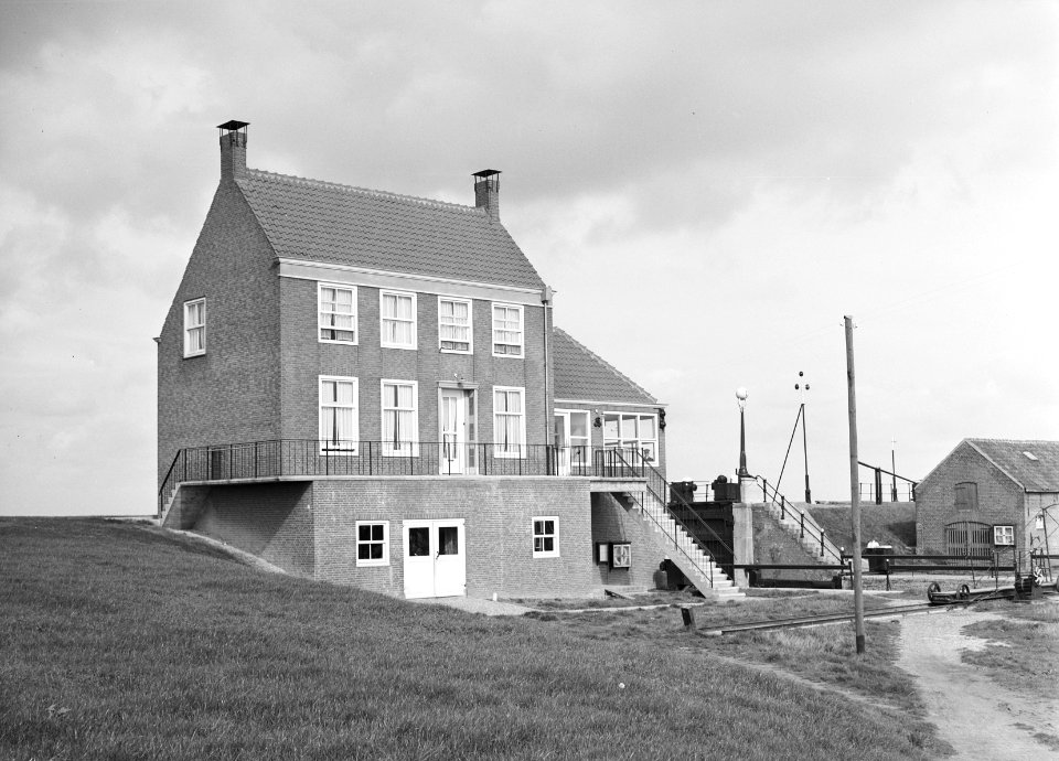 Inpoldering en bemaling, ruilverkavelingen, gemalen, sashuis, Bestanddeelnr 159-0882