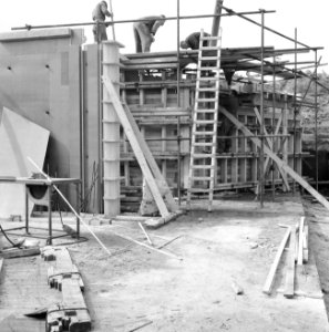 Inpoldering en bemaling, waterschappen, gemalen, in aanbouw, arbeiders, 'de Munt, Bestanddeelnr 159-1073