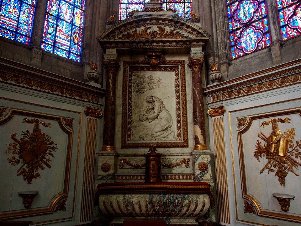 Inside in Amiens Cathedral, pic-003