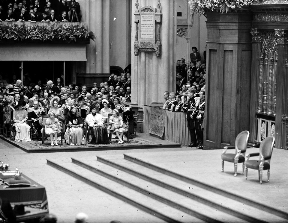 Inhuldiging koningin Juliana. Plechtigheid in de Nieuwe Kerk te Amsterdam (volgn, Bestanddeelnr 900-0179