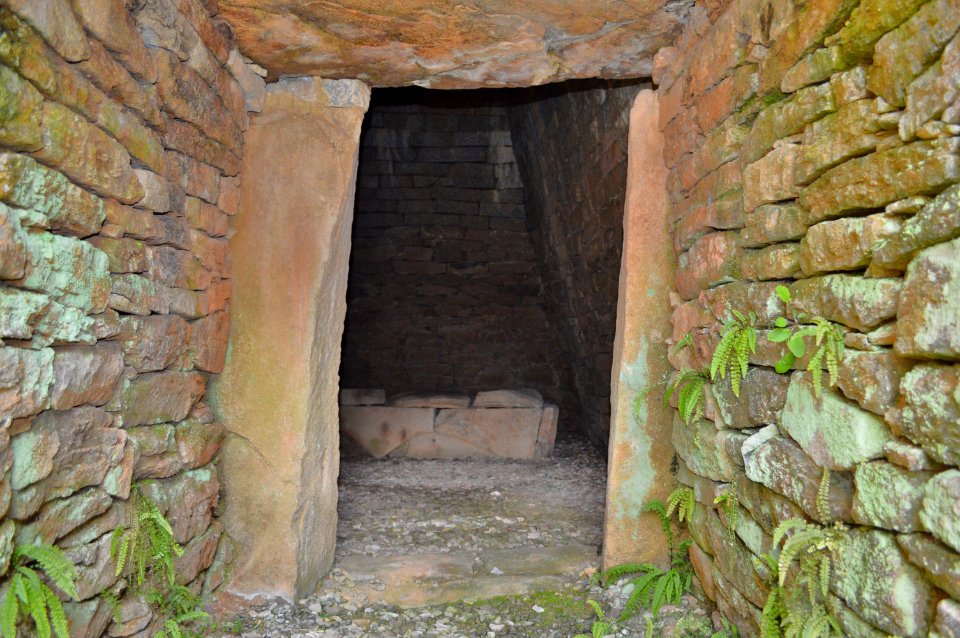 Inside of Tomb One of Gwangju Wolgye-dong Janggobun-2