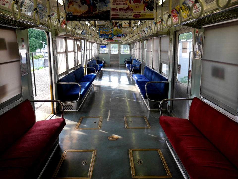 Inside Kotoden 1092 20170820 01