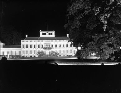 Inhuldiging koningin Juliana Koninklijk gezin weer thuis, na de jubileum- en in, Bestanddeelnr 900-0251
