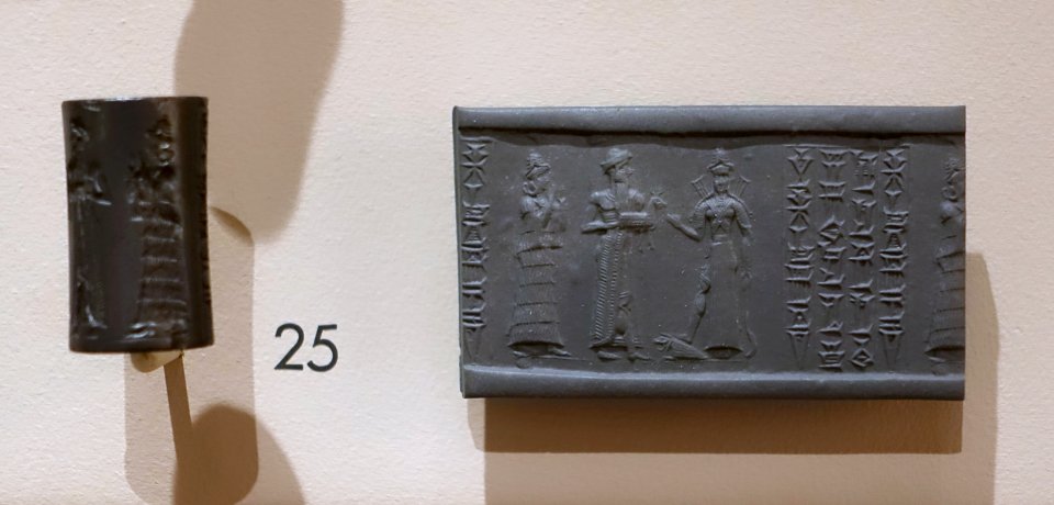 Inscribed cylinder seal with presentation scene, Old Babylonian Period, c. 2000-1600 BC - Harvard Semitic Museum - Cambridge, MA - DSC06187