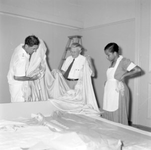Inrichting van de slaapkamer van het koninklijk verblijf in Fort Amsterdam in Wi, Bestanddeelnr 252-2793